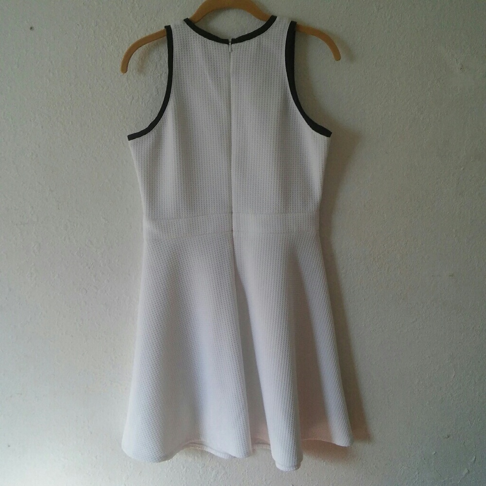 Pinko Italian White Dress - Picture 7 of 8